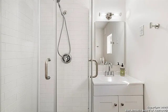 302 E Cevallos #2 — Photo 8