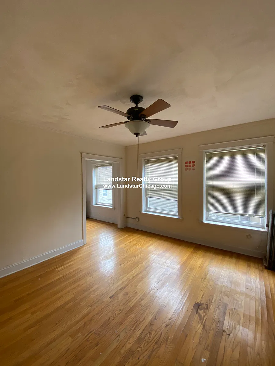 Building Photo - 4866 N Magnolia Ave #209