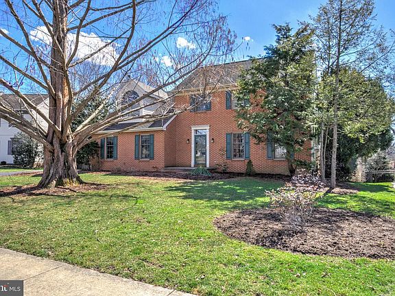 3rd image of 110 Chelsea Loop