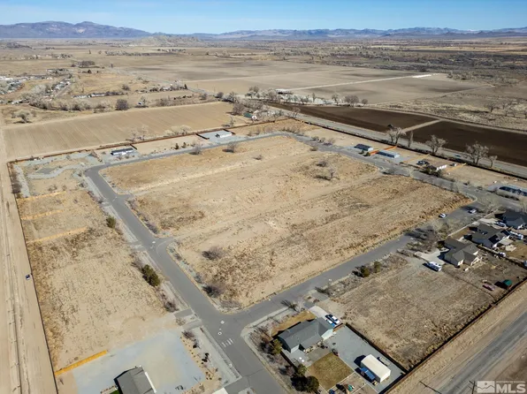 315 Chateau Way, Yerington, NV 89447