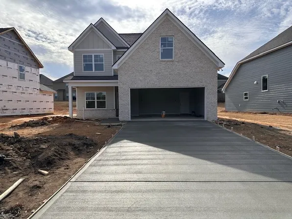 265 Black Oak Dr, Smiths Station, AL 36877