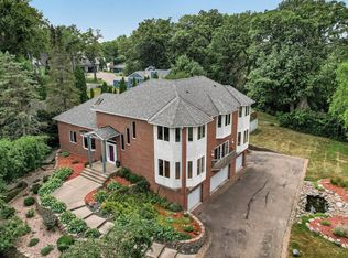 2300 Bantas Point Rd, Wayzata, MN 55391