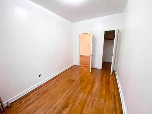 Rented by Amorelli Realty | media 18