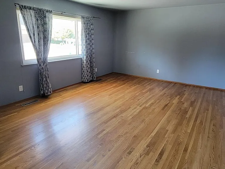2530 W Fir Ave — Photo 5