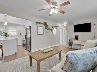 510 Center Dr E, Beaufort, SC 29902