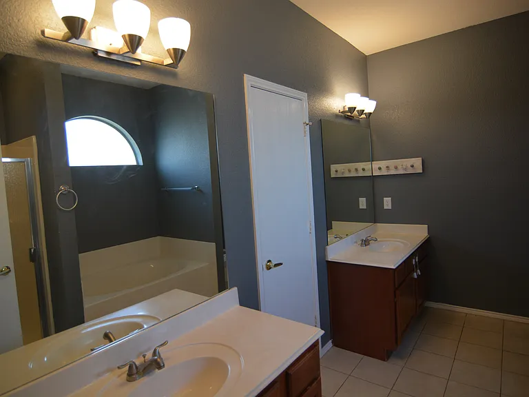 10509 Dry Valley Ct — Photo 6
