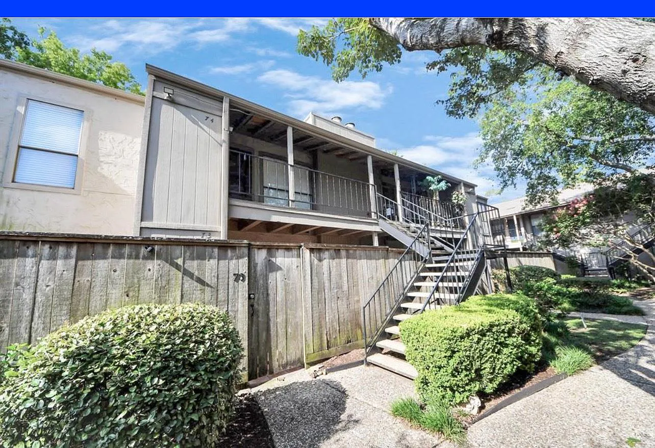 2 bed, 1.0 bath, 909 sqft, $1,400 — Photo 2