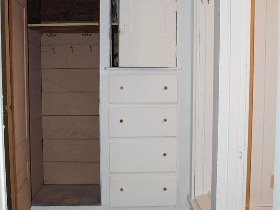 3rd image of 2701 Lewis Ave #B