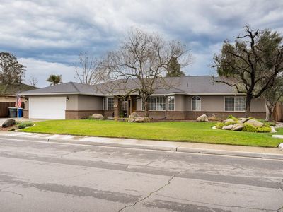 127 W Encore Drive, Hanford, CA, 93230
