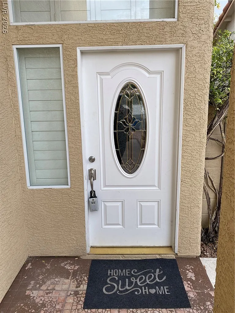 3 bed, 3.0 bath, 2274 sqft, $2,295 — Photo 2