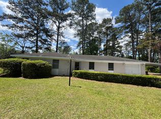 201 Providence Dr, Port Wentworth, GA 31407