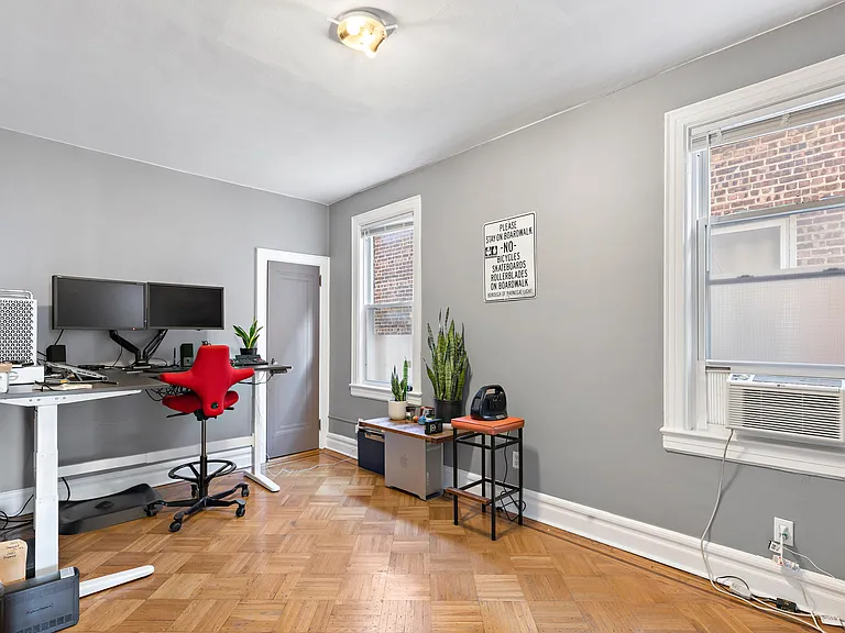 37 Saint Pauls Ave #2 — Photo 11