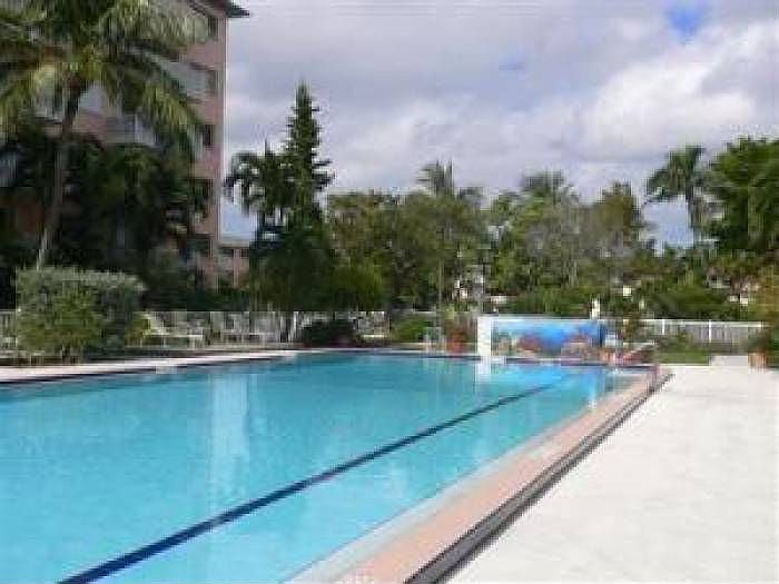 2nd image of 2601 S Roosevelt Blvd APT 106B