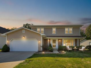 720 Dunhill Dr, Buffalo Grove, IL 60089