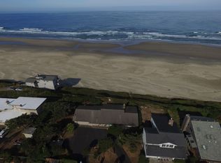 1032 SW Mark St, Newport, OR 97365