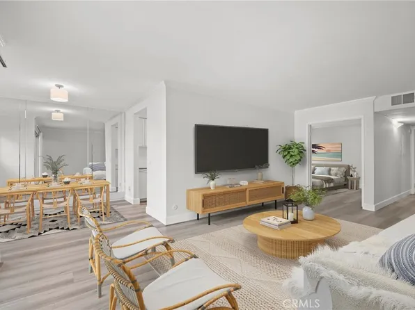 4726 Park Granada Unit 213, Calabasas, CA 91302