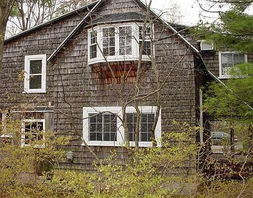 4th image of 18 Tioga Avenue