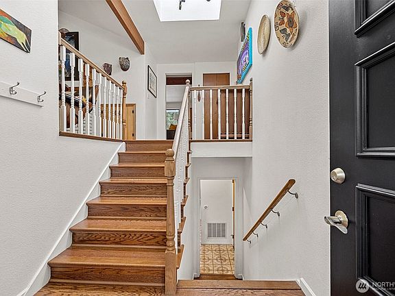 4th image of 18802 185th Avenue NE