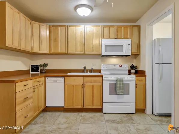 2210 Sentry Dr #B-8, Anchorage, AK 99507