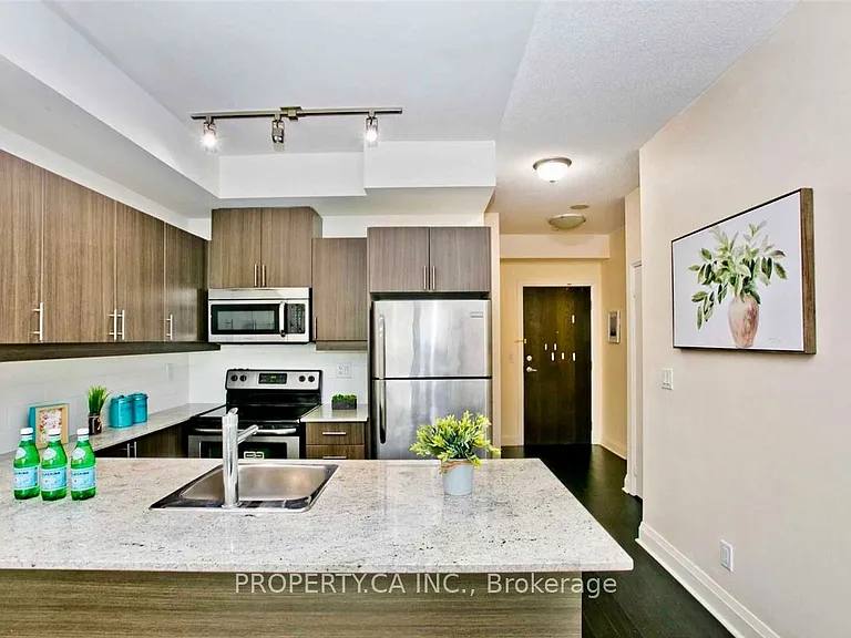 17 Kenaston Gdns #714 — Photo 3
