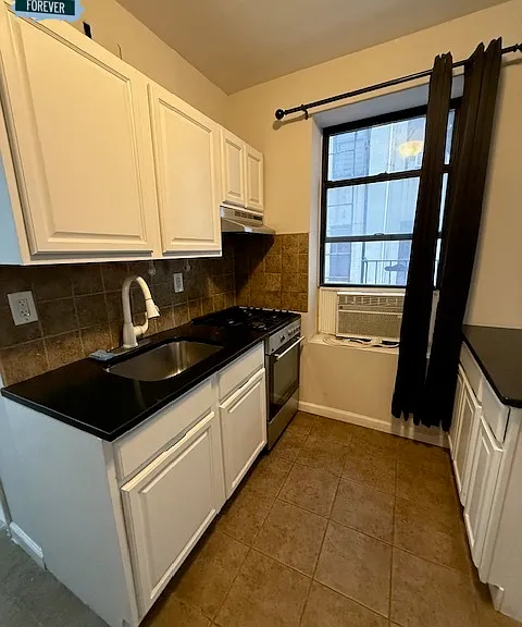 656 Saint Nicholas Ave #3 — Photo 5