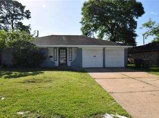 923 Grand Oaks Dr, Houston, TX 77015