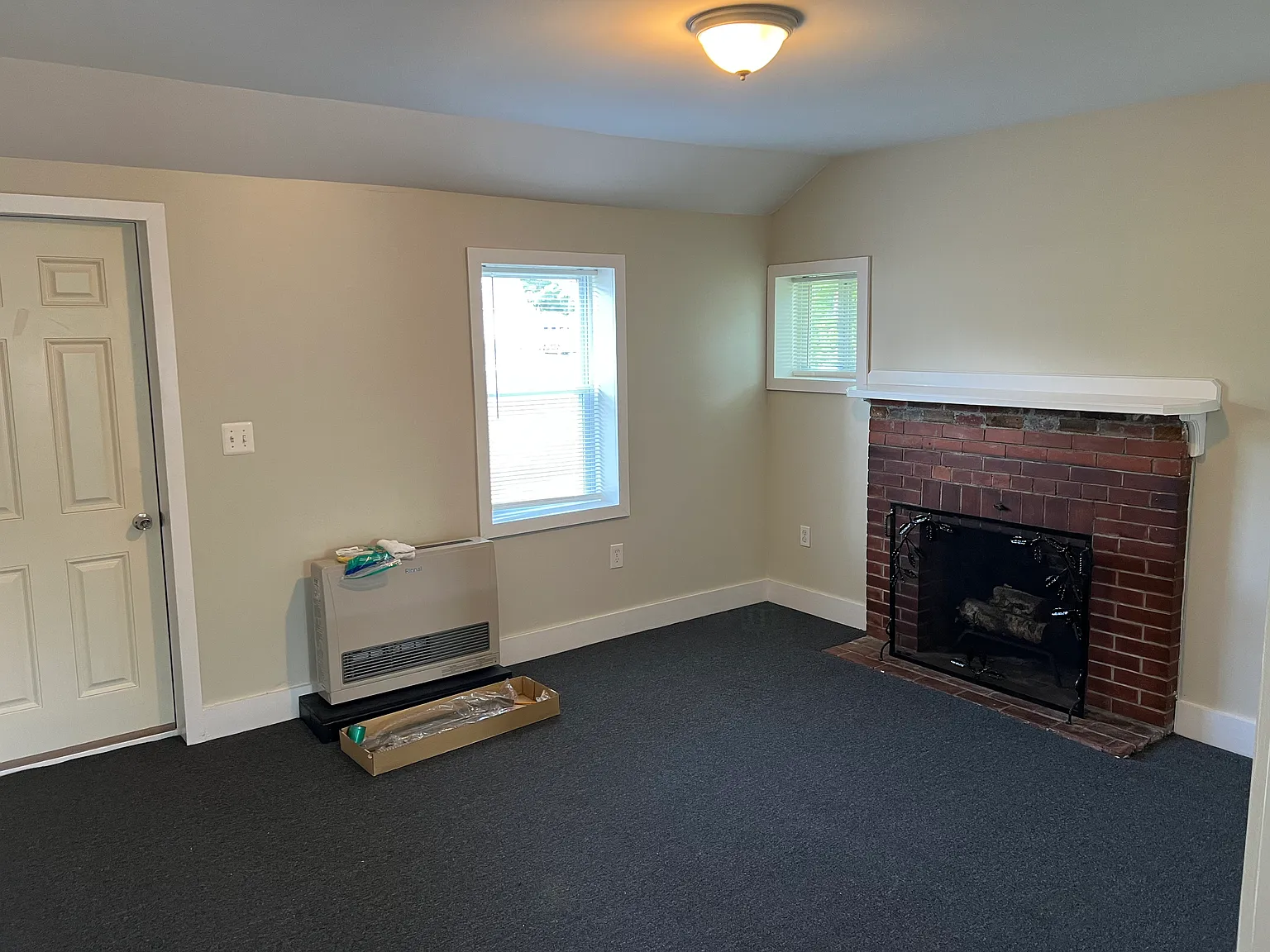 2 bed, 800 sqft, $2,100 — Photo 4