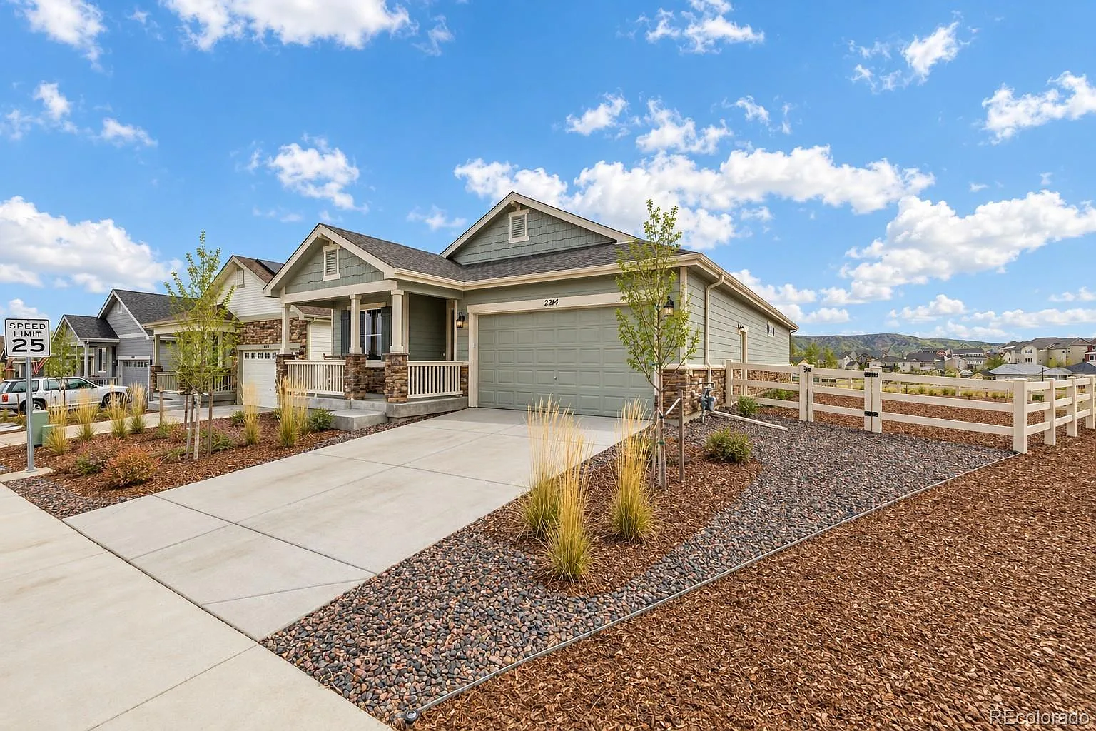 3 bed, 2.0 bath, 2100 sqft, $3,100 — Photo 4