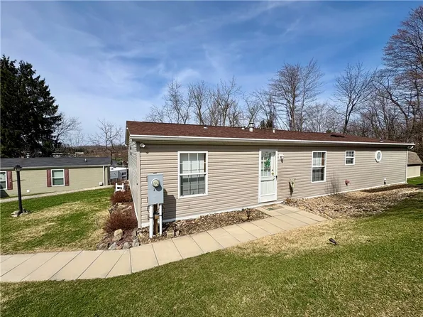 111 Pembrooke Dr, Delmont, PA 15626