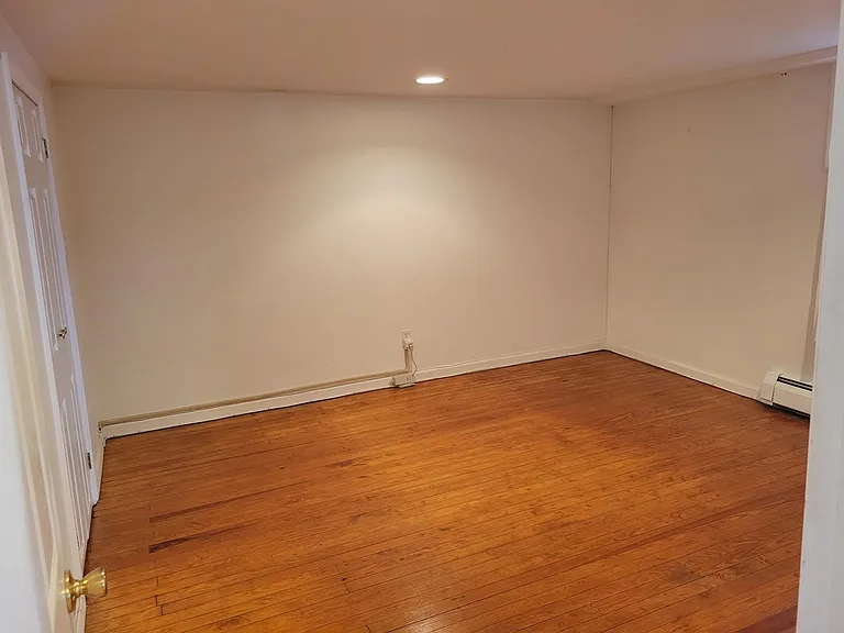 71 Dunston Ave — Photo 8