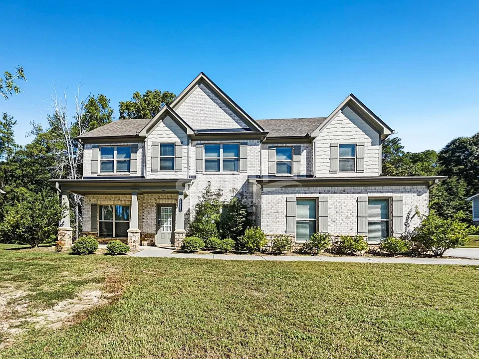 1260 Victoria Walk Ln