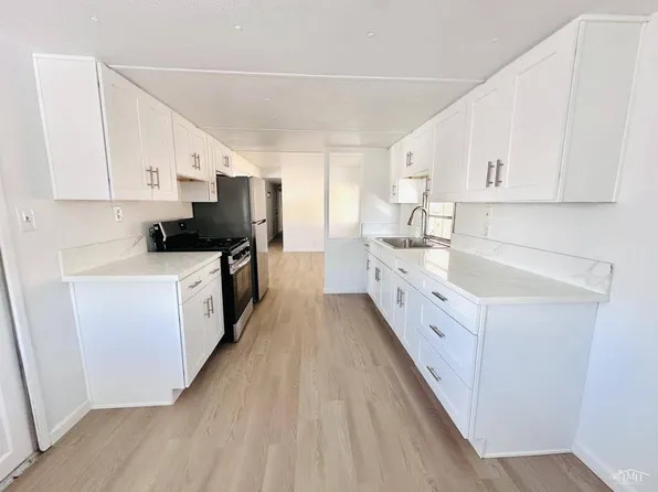 10 Paramount Ave, Escondido, CA 92027