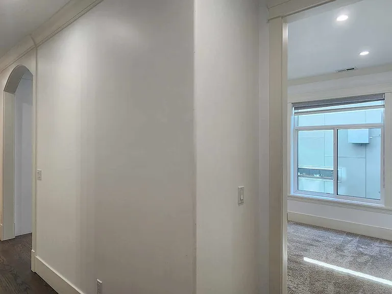 1129 N 33rd Pl — Photo 15
