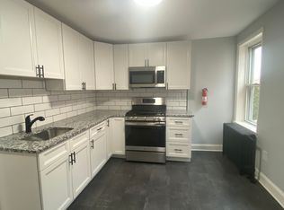 22 E 18th St FLOOR 2, Chester, PA 19013