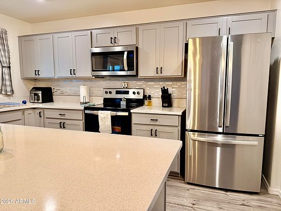 2nd image of 1553 E ELEGANTE Drive