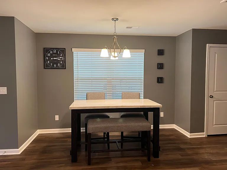 431 Kippen Ln — Photo 5
