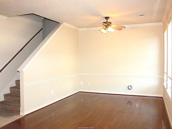 4th image of 305 Forest Dr