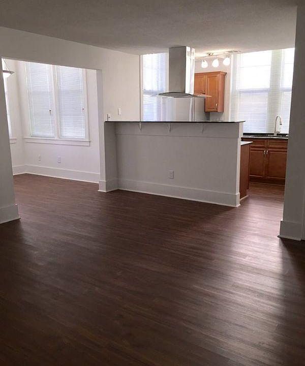 Broadway Apartments