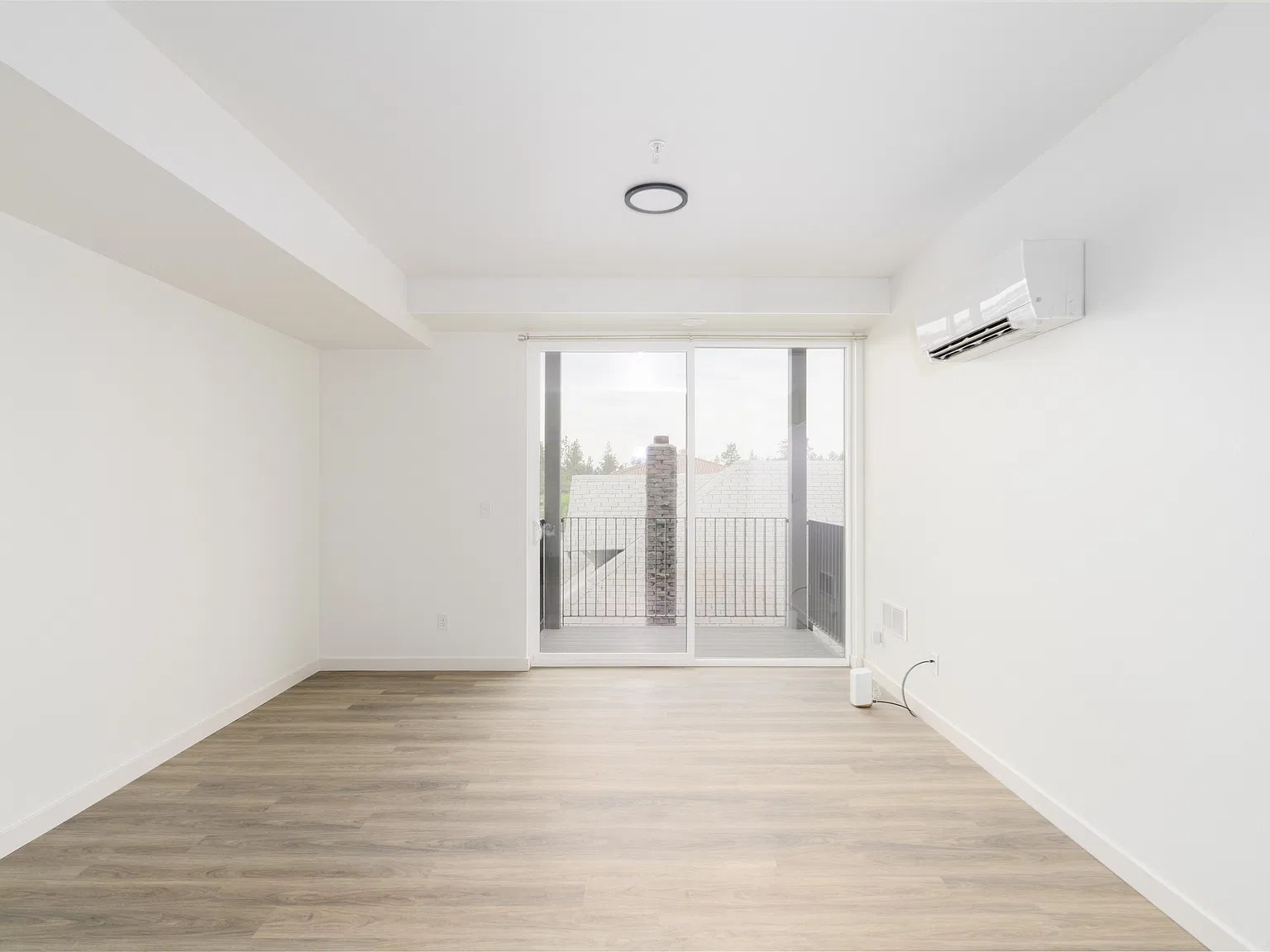 717 East 29th Avenue - 302 — Photo 1