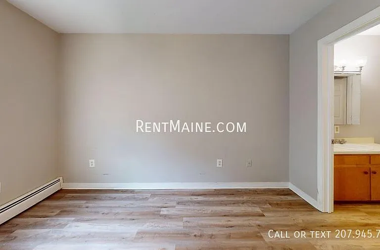 46 Baker St #4 — Photo 4