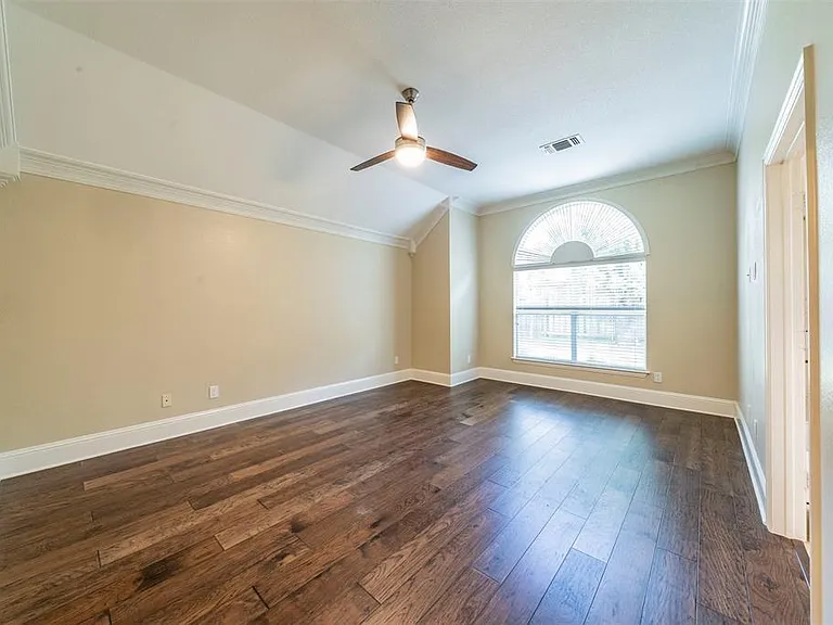 2231 Templeton Dr — Photo 11
