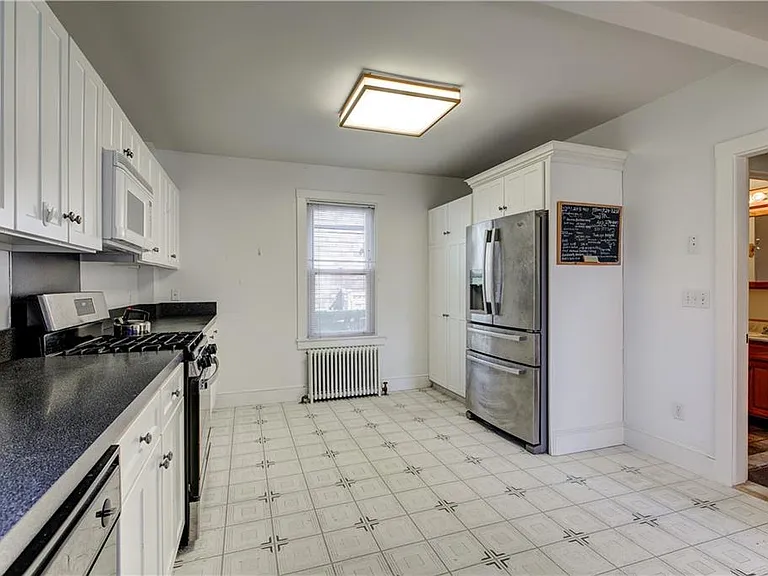 577 Spring St — Photo 12
