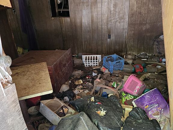 3rd image of 701 Stinson Rd