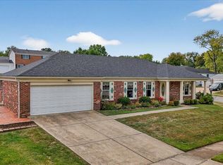 4818 Chapel Hill Dr, Saint Louis, MO