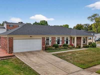 4818 Chapel Hill Dr, Saint Louis, MO, 63128