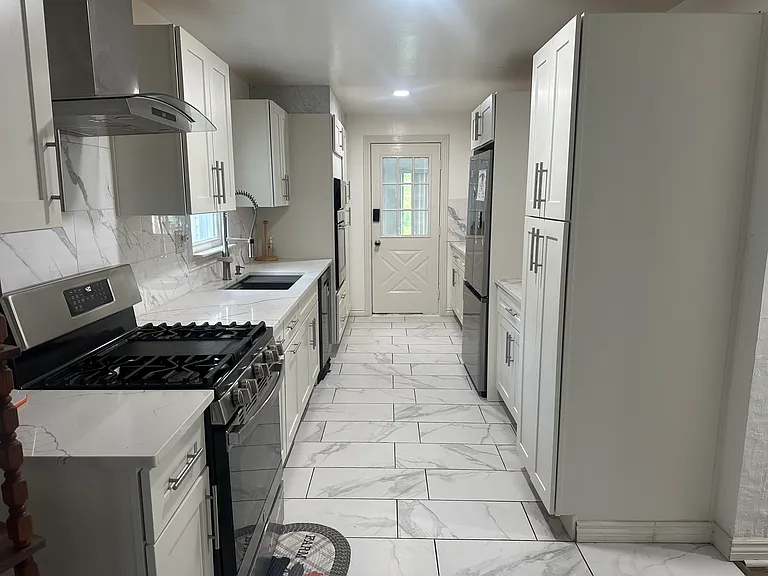 1000 Logan Rd — Photo 4