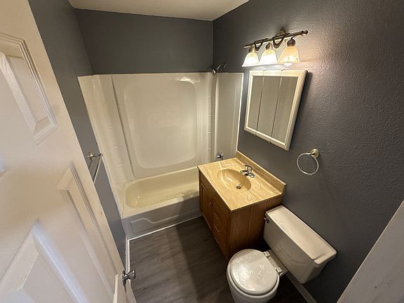 3rd image of 1200 NE 67th Pl
