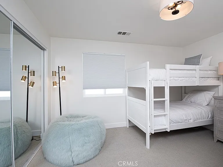 947 W Balboa Blvd — Photo 17