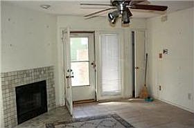 2nd image of 9827 Walnut St #103