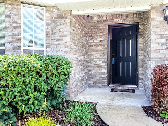 3rd image of 2410 Creekfront Dr